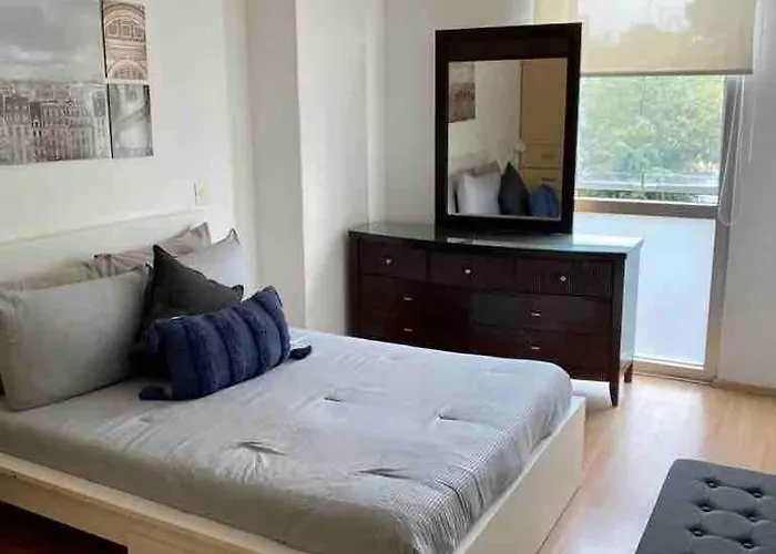 B106 - 2bdr - 2bth, Amazing Location Apartment