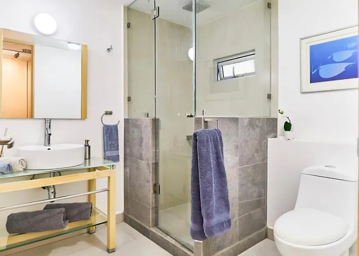 B106 - 2bdr - 2bth, Amazing Location Apartment